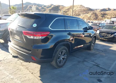 2018 Toyota Highlander Le z USA, uszkodzony, nr VIN 5TDZZRFH1JS265409